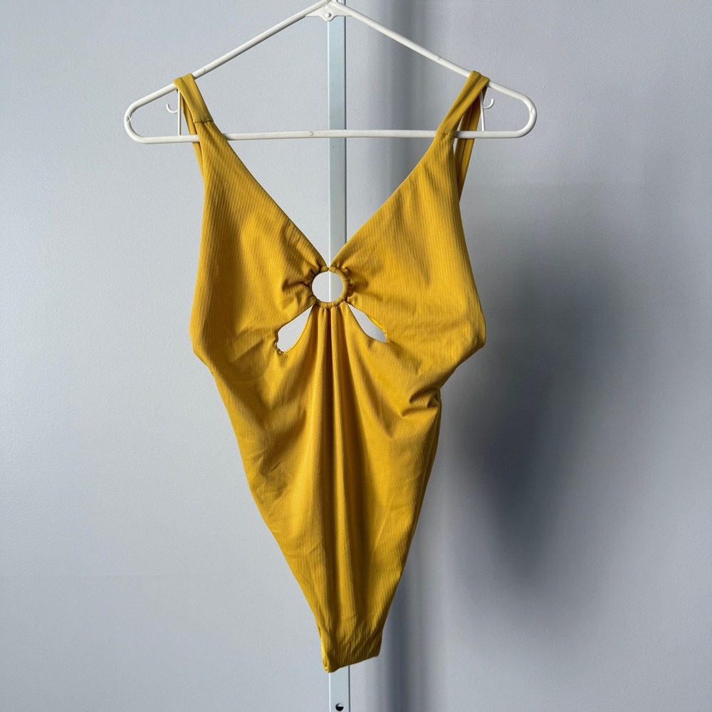 ZARA M Yellow Swimsuit Ribbed One Piece Monokini Swim Classic Coastal Vacation